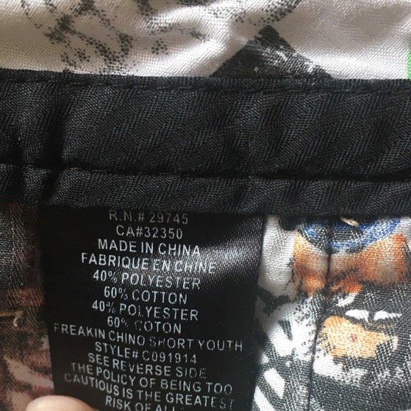 Volcom khaki shorts - Picture 8 of 9